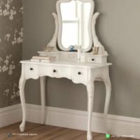 Meja Rias La Rochelle