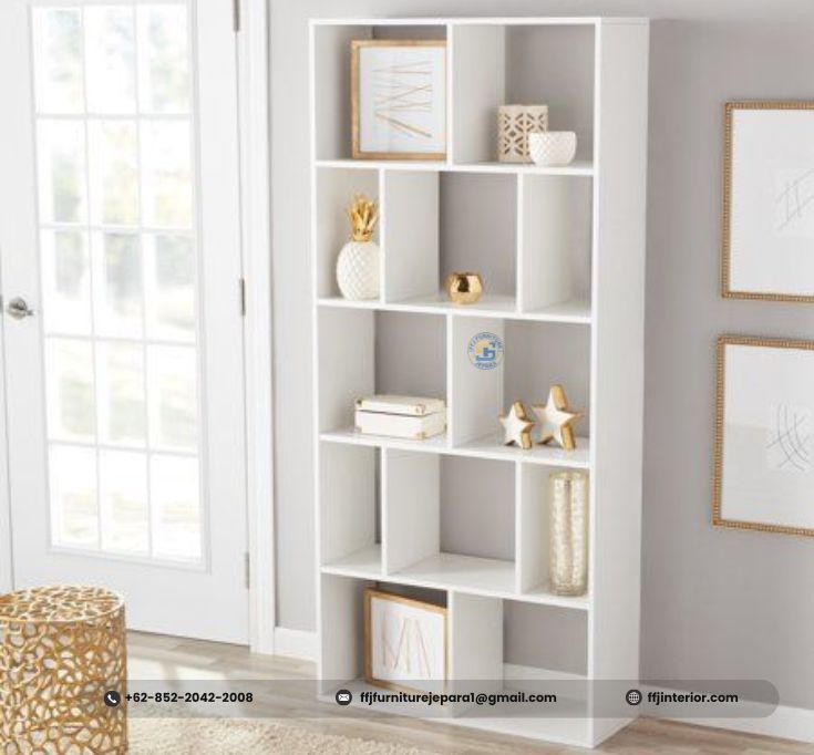 Rak Buku Minimalis